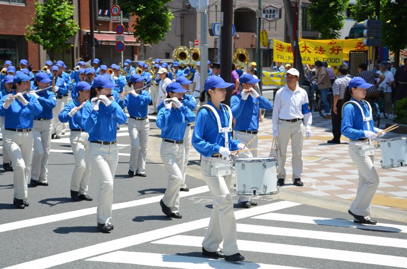 東京浅草でパレード（２０１４・０６）3