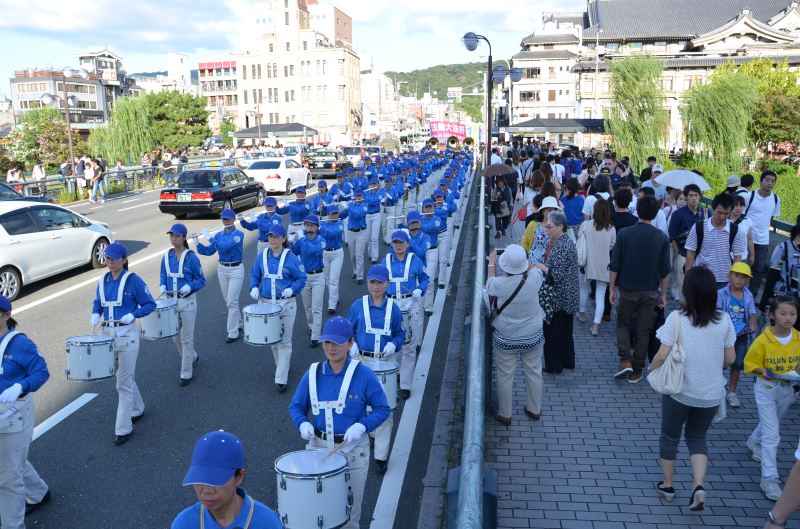 京都でパレード図７